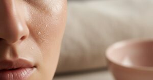 Peeling enzymatyczny czy mechaniczny do cery wrażliwej? Wybór!